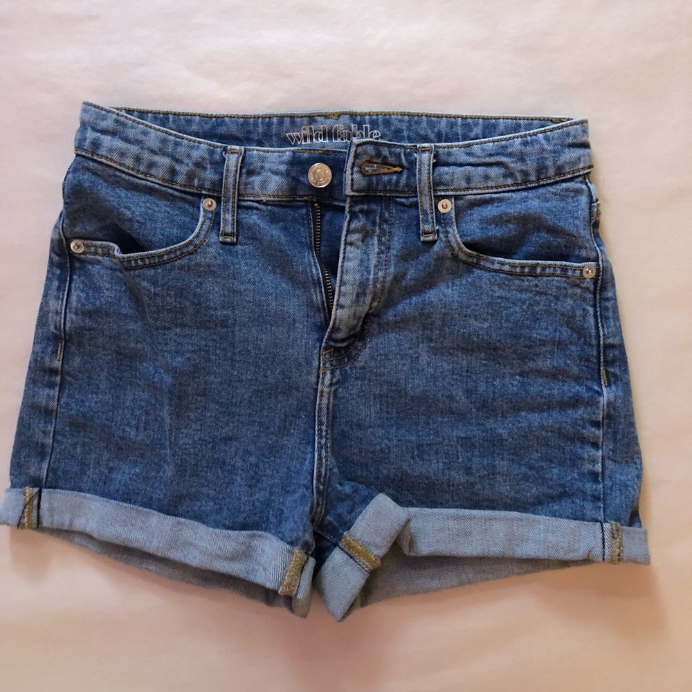 Wild Fable high wasted jean shorts. Size small.